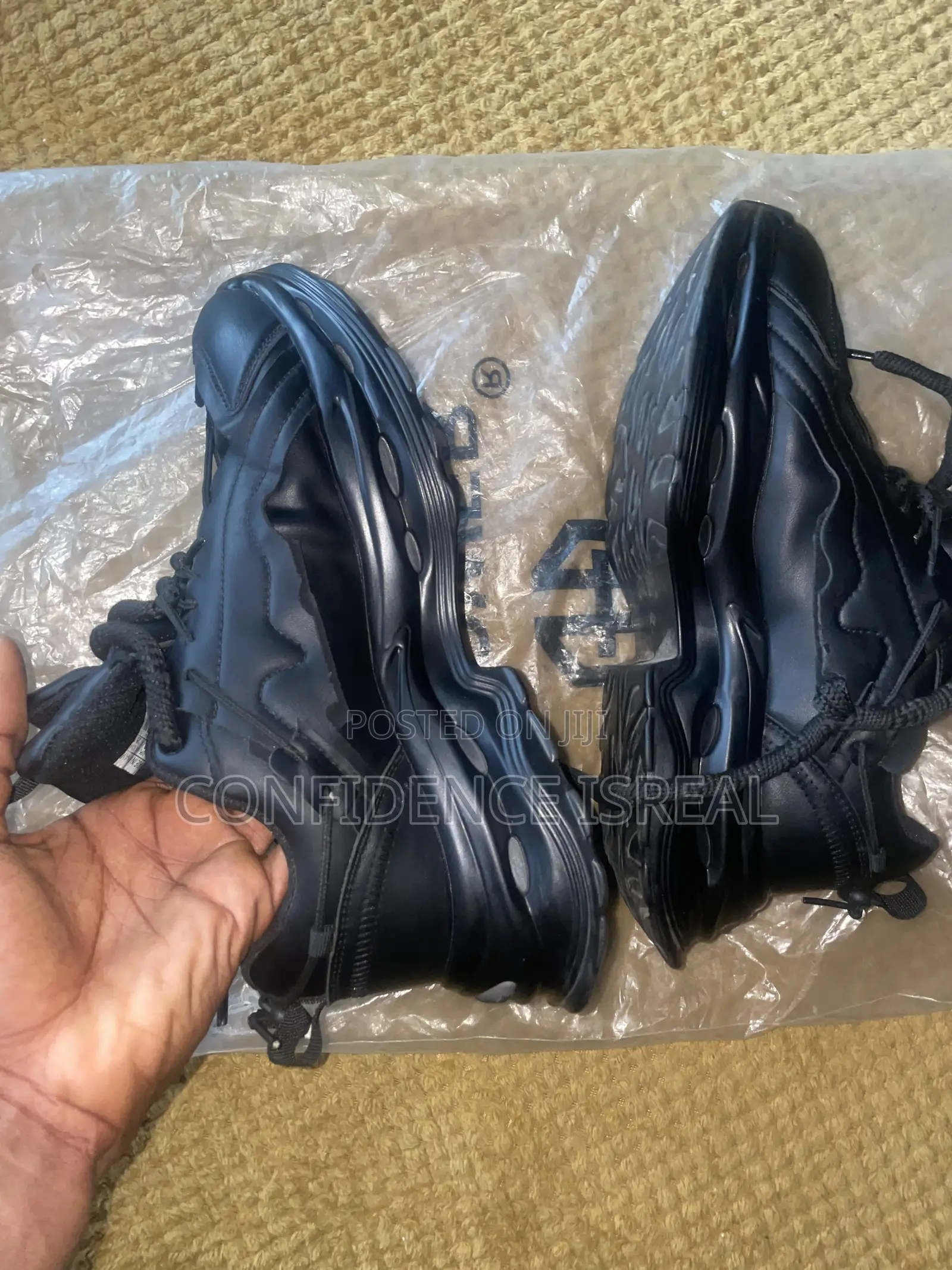 Louis Vuitton Sneaker