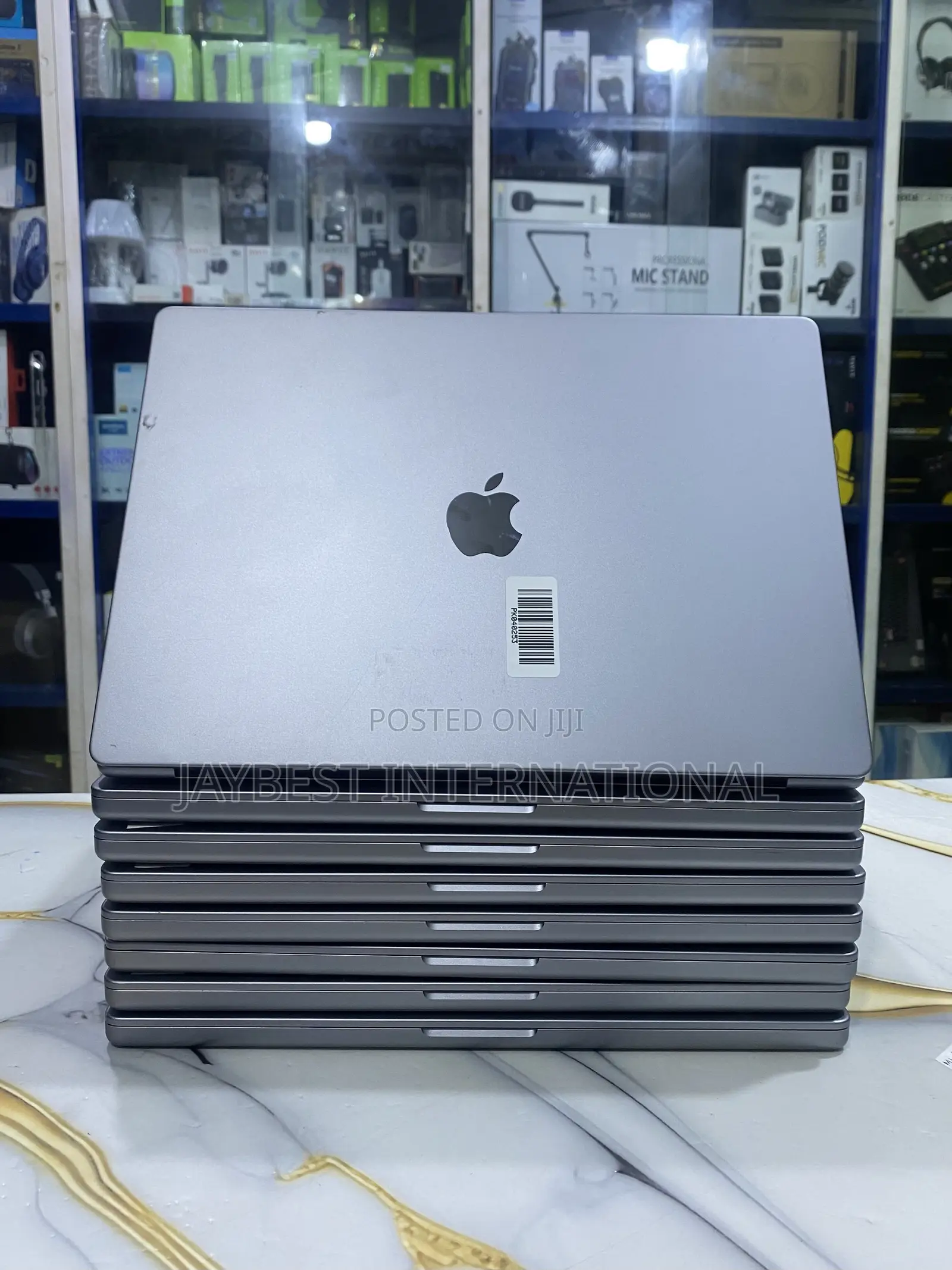 Laptop Apple MacBook Pro 2021 M1 32GB Apple M1 Pro SSD 1T