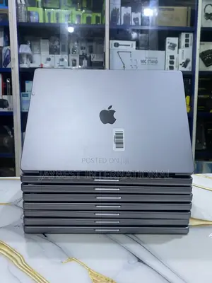 Laptop Apple MacBook Pro 2021 M1 32GB Apple M1 Pro SSD 1T