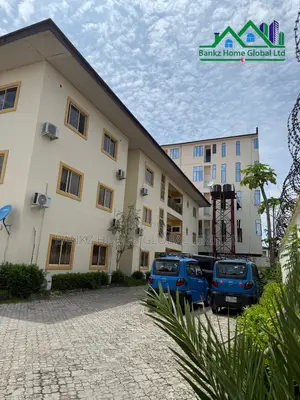 3bdrm Apartment in Lekki Phase 1 for rent