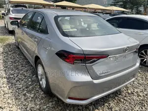Toyota Corolla 2022 Silver