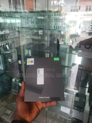 New Samsung Z 16 GB Black