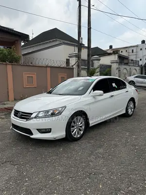 Honda Accord EX-L V-6 4dr Sedan FWD (3.5L 6cyl 6A) 2013 White