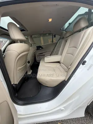 Honda Accord EX-L V-6 4dr Sedan FWD (3.5L 6cyl 6A) 2013 White