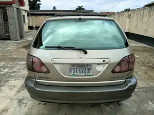 Lexus RX 300 1999 Gold