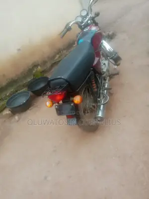 Bajaj Boxer 2024 Red