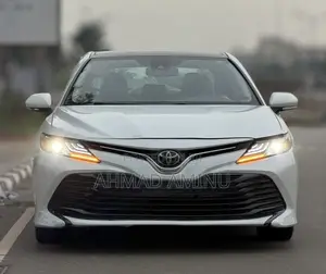 Toyota Camry 2019 White