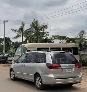 Toyota Sienna 2005 Silver
