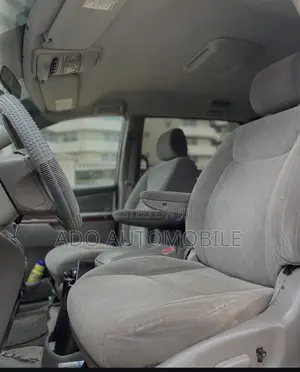 Toyota Sienna 2005 Silver
