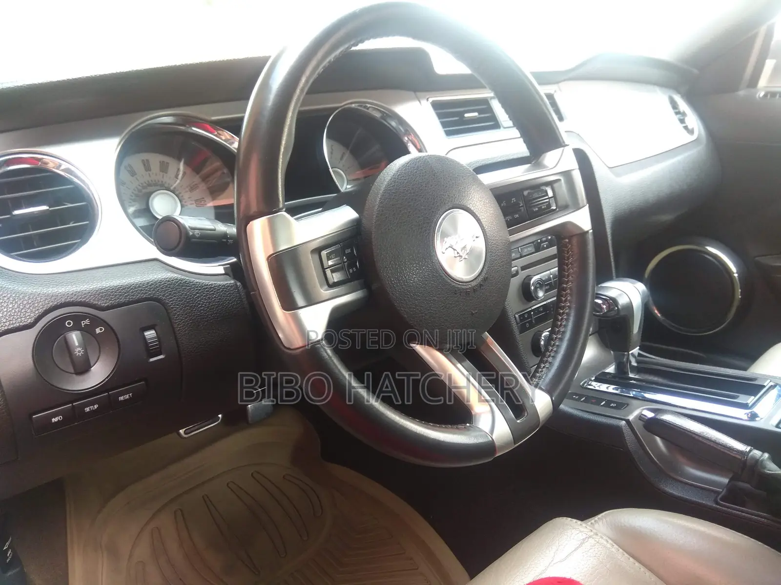 Ford Mustang V6 Coupe 2012 Silver