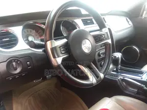 Ford Mustang V6 Coupe 2012 Silver
