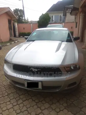 Ford Mustang V6 Coupe 2012 Silver