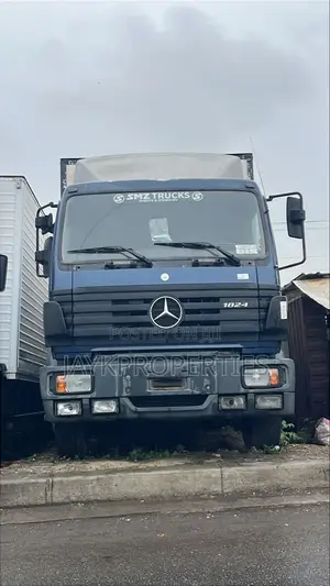 Mercedes Benz 1824 Truck (Box Truck)