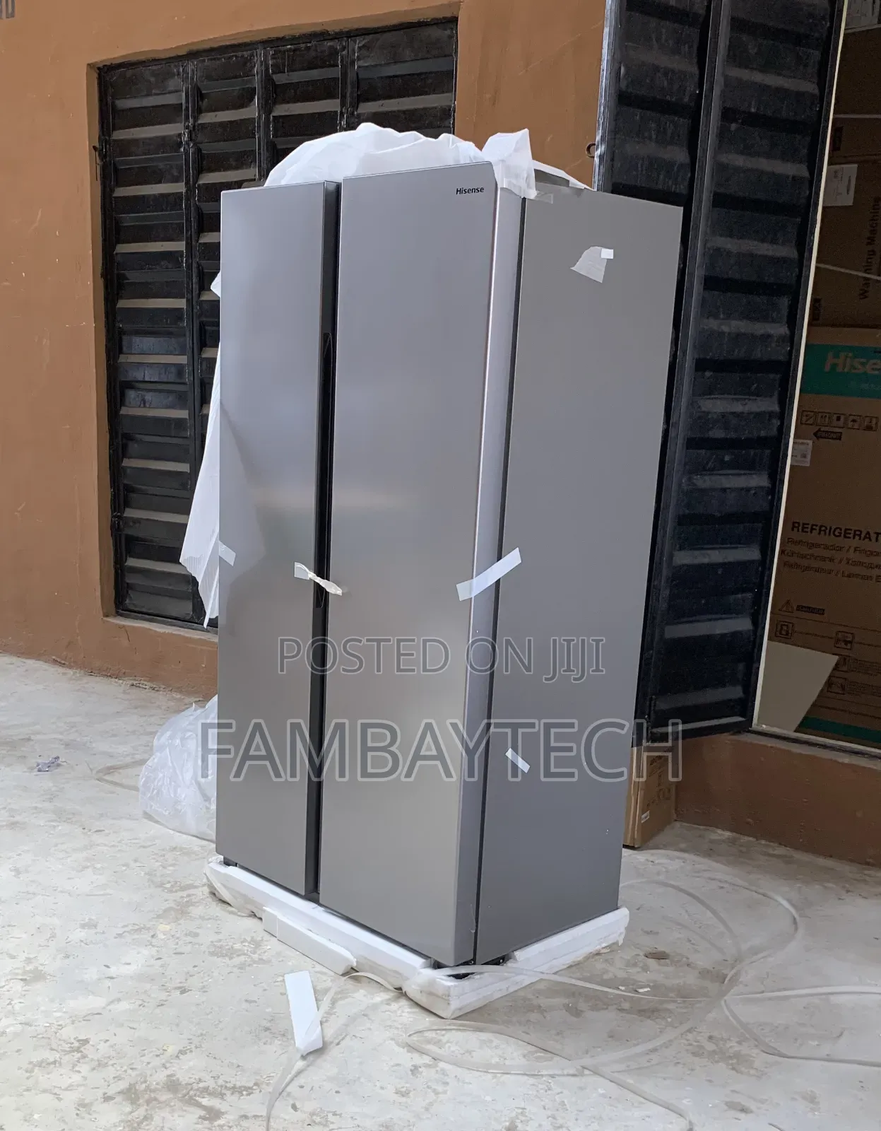 Double Compartment Hisense RC-67WSI Side-by-Side Refrigerator