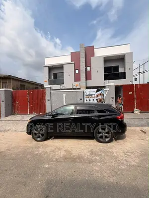 3bdrm Duplex in Ikeja for sale