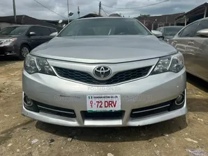 Toyota Camry SE 4dr Sedan (2.5L 4cyl 6A) 2014 Silver