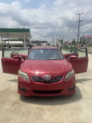 Toyota Camry SE V6 4dr Sedan (3.5L 6cyl 6AM) 2010 Red