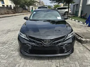 Toyota Camry LE FWD (2.5L 4cyl 8AM) 2018 Black
