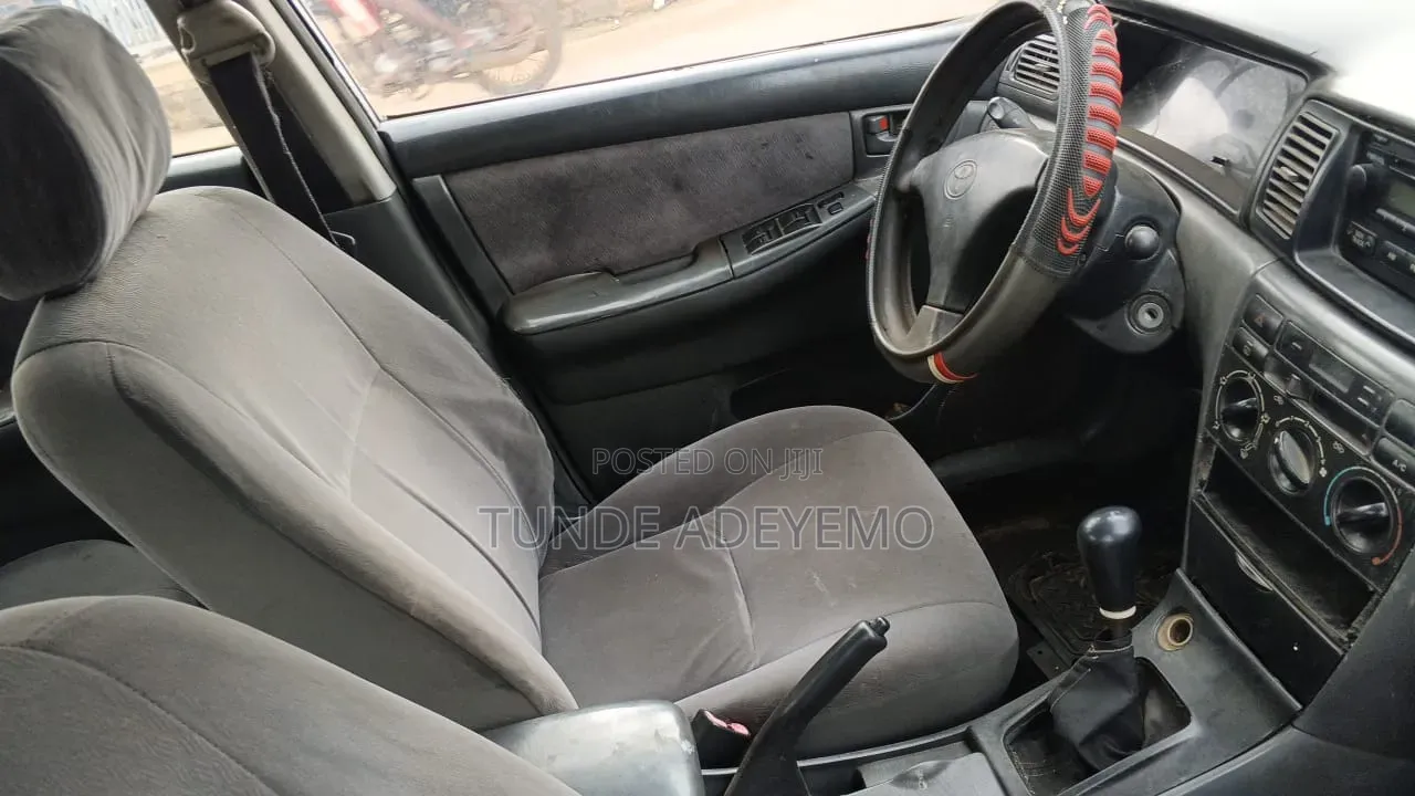 Toyota Corolla 2004 Silver