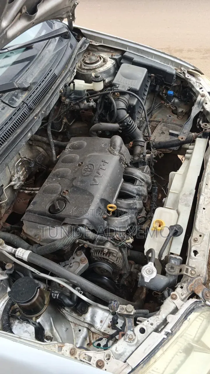 Toyota Corolla 2004 Silver
