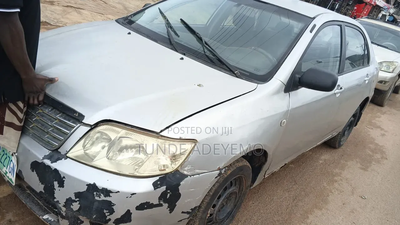 Toyota Corolla 2004 Silver