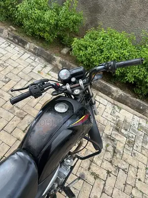 Yamaha Crux 2018 Black