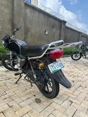 Yamaha Crux 2018 Black