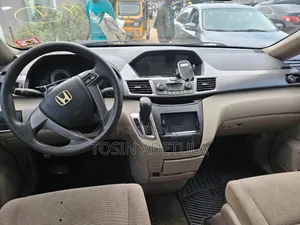 Honda Odyssey 2011 Gold