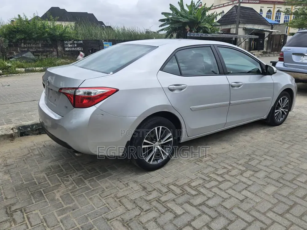 Toyota Corolla 2016 Silver