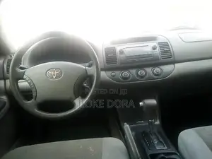 Toyota Camry 2004 Silver
