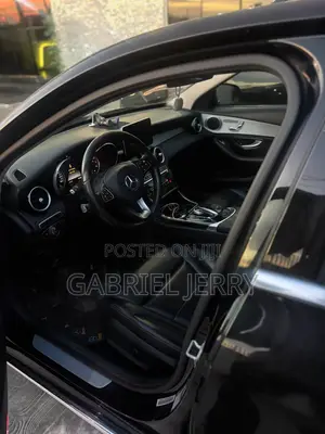 Mercedes-Benz C300 2015 Black