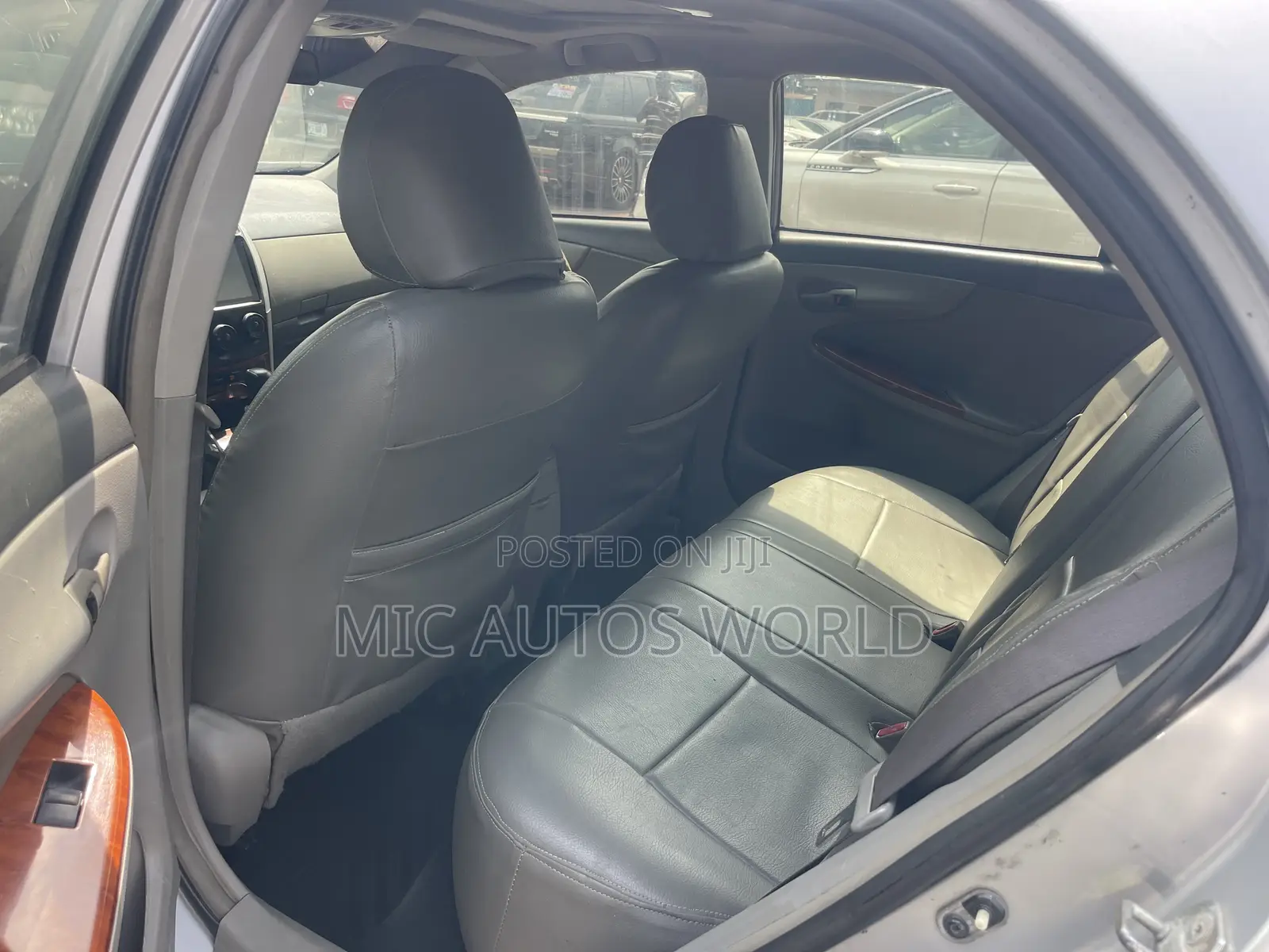 Toyota Corolla 2010 Silver