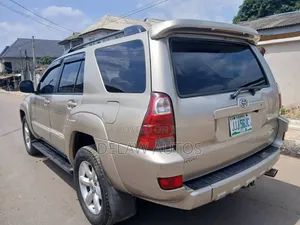 Toyota 4-Runner 2004 Gold