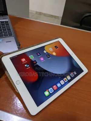 Apple iPad Air (2020) Wi-Fi 128 GB