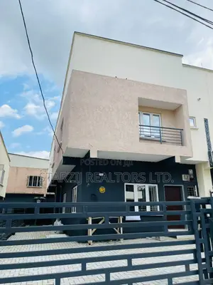 4bdrm Duplex in Paradise, Life Camp for sale