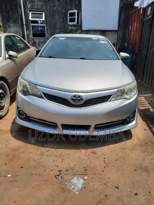 Toyota Camry SE 4dr Sedan (2.5L 4cyl 6A) 2013 Silver
