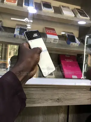Samsung Galaxy Z Flip 3 128 GB Gold