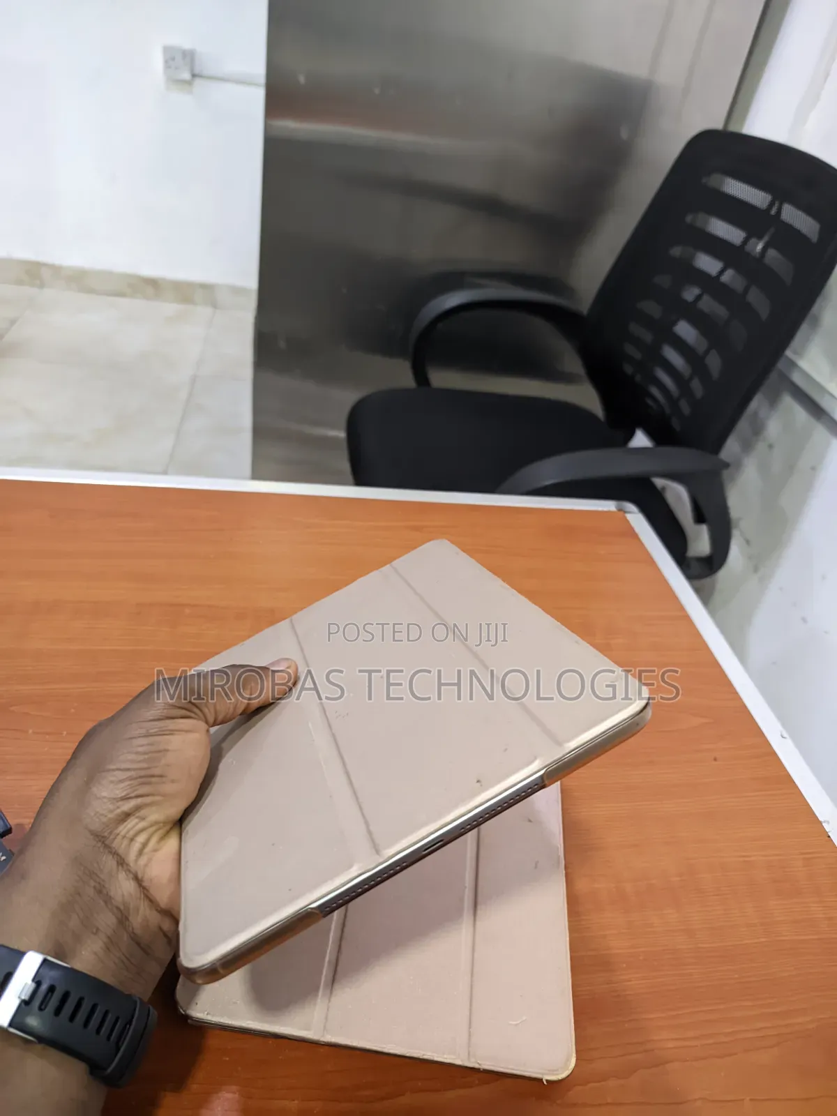Apple iPad 9.7 32 GB Gray