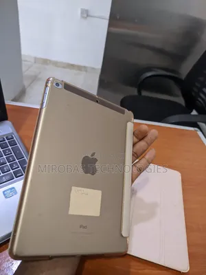 Apple iPad 9.7 32 GB Gray