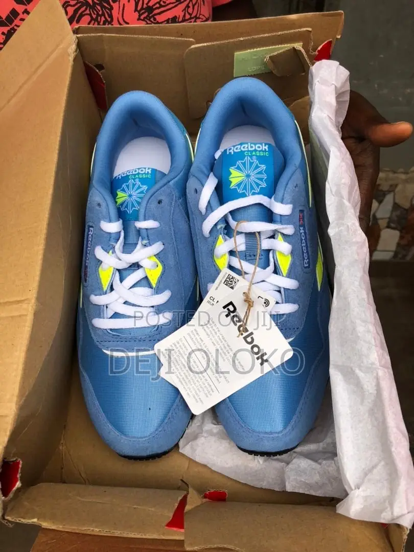 Reebok Sneakers