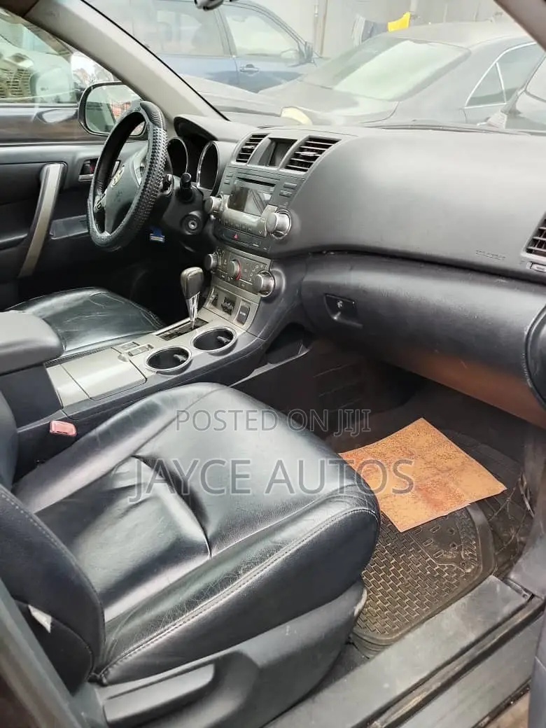Toyota Highlander 2012 Black