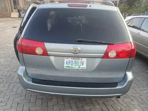 Toyota Sienna 2006 Blue