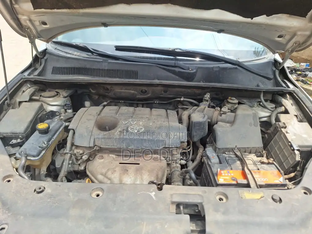 Toyota RAV4 2010 Silver
