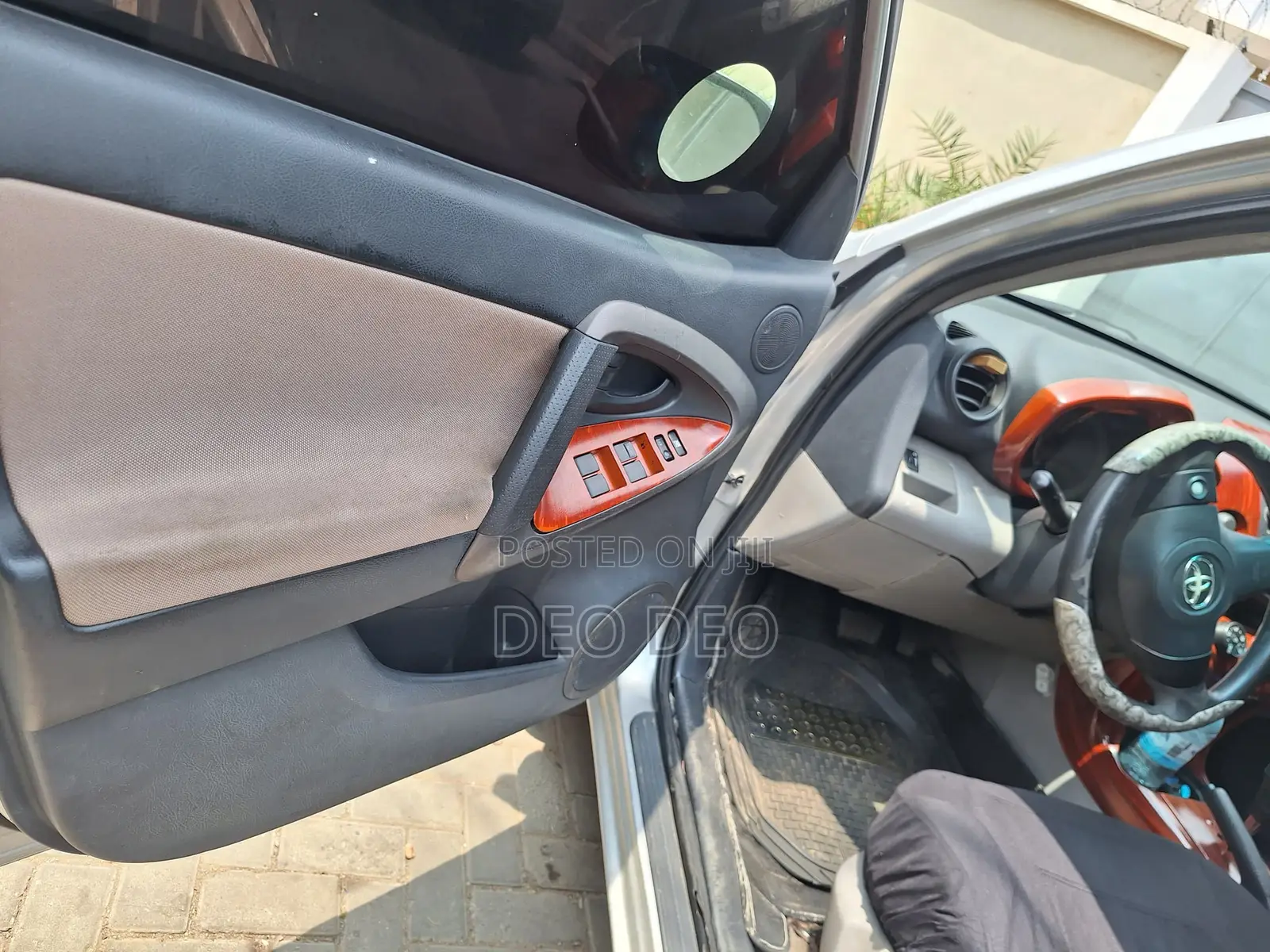 Toyota RAV4 2010 Silver