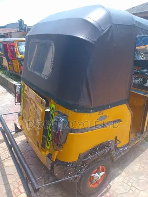 TVS King Deluxe Plus iTouch Start 2025 Yellow