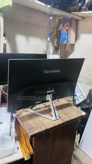 32 Inches Frameless Monitor