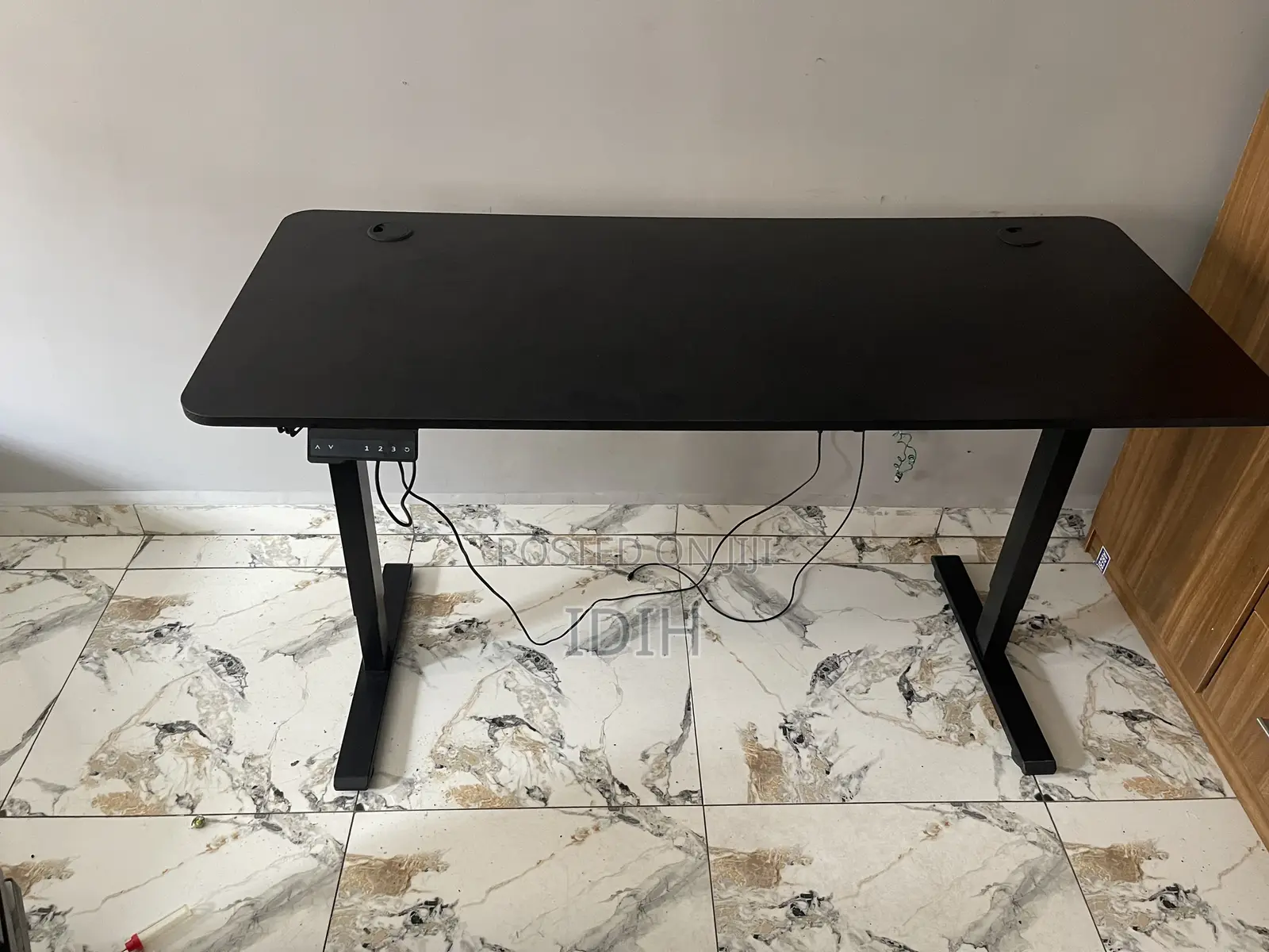 Adjustable Table