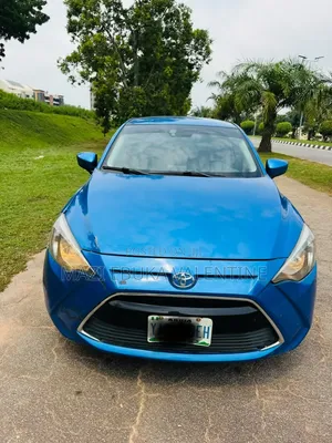 Toyota Yaris 2017 Blue