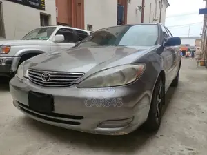 Toyota Camry LE 4dr Sedan (2.4L 4cyl 5M) 2002 Gray