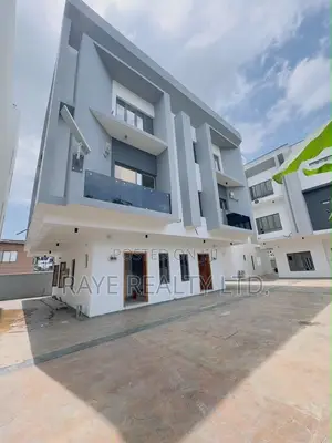 4bdrm Duplex in Surulere for sale